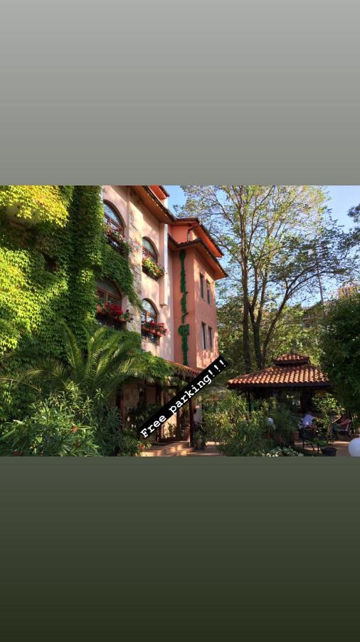 Oleander House And Tennis Club Napospart Kültér fotó