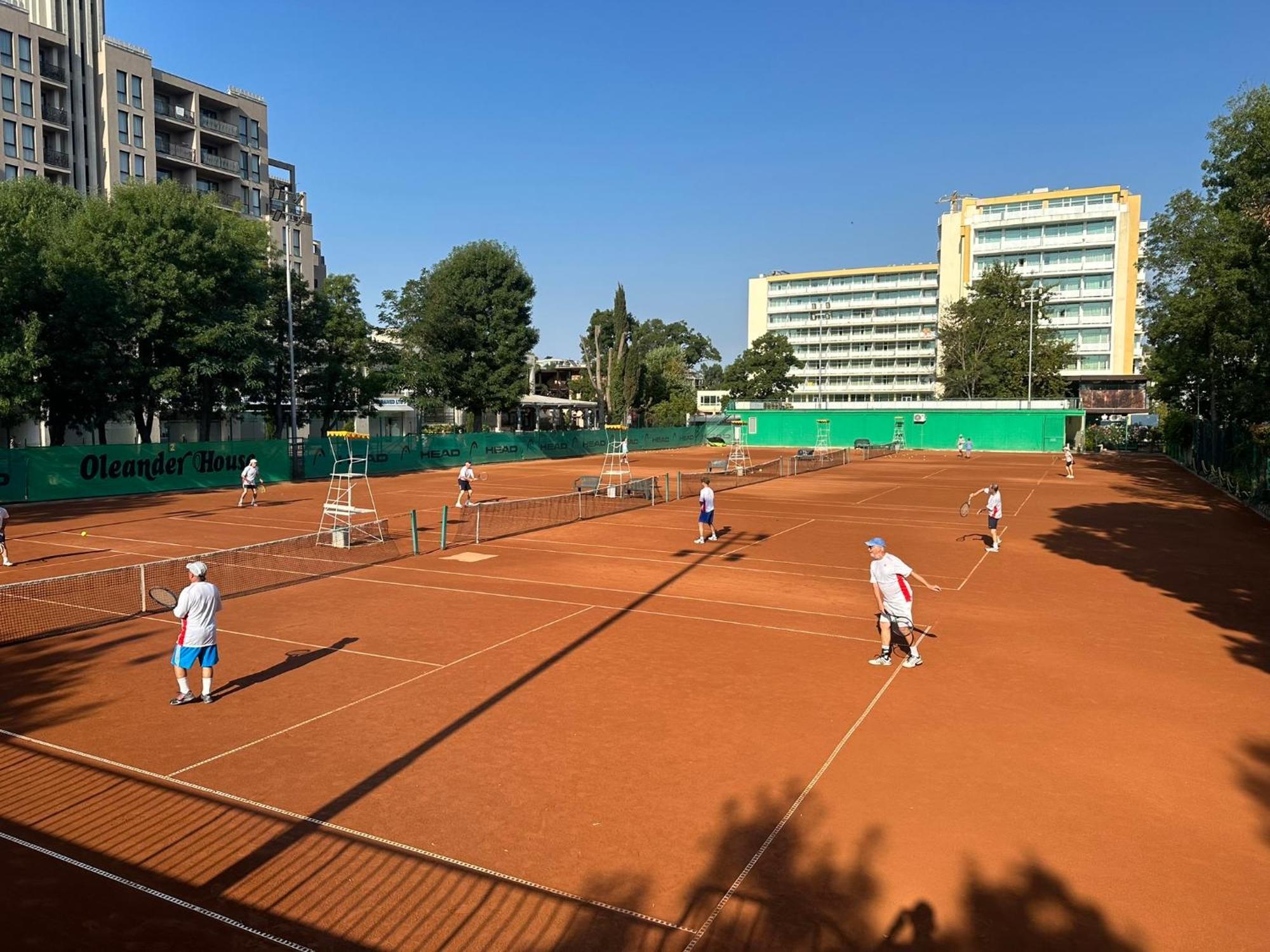 Oleander House And Tennis Club Napospart Kültér fotó