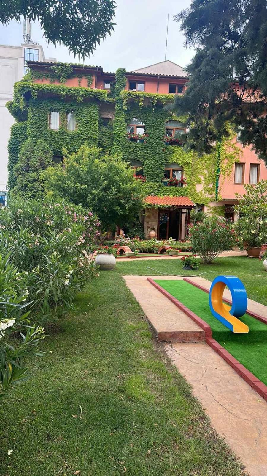 Oleander House And Tennis Club Napospart Kültér fotó