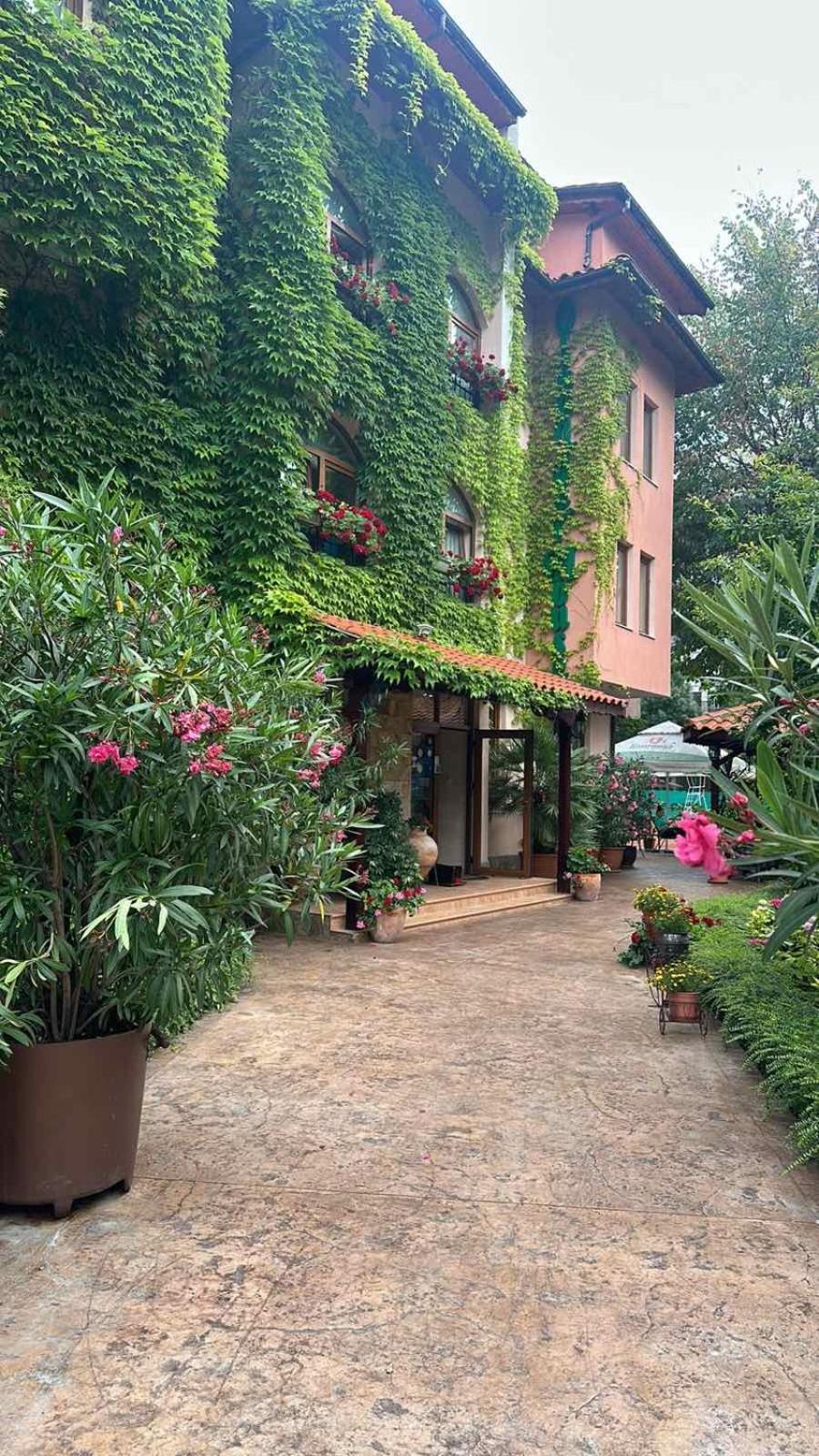 Oleander House And Tennis Club Napospart Kültér fotó