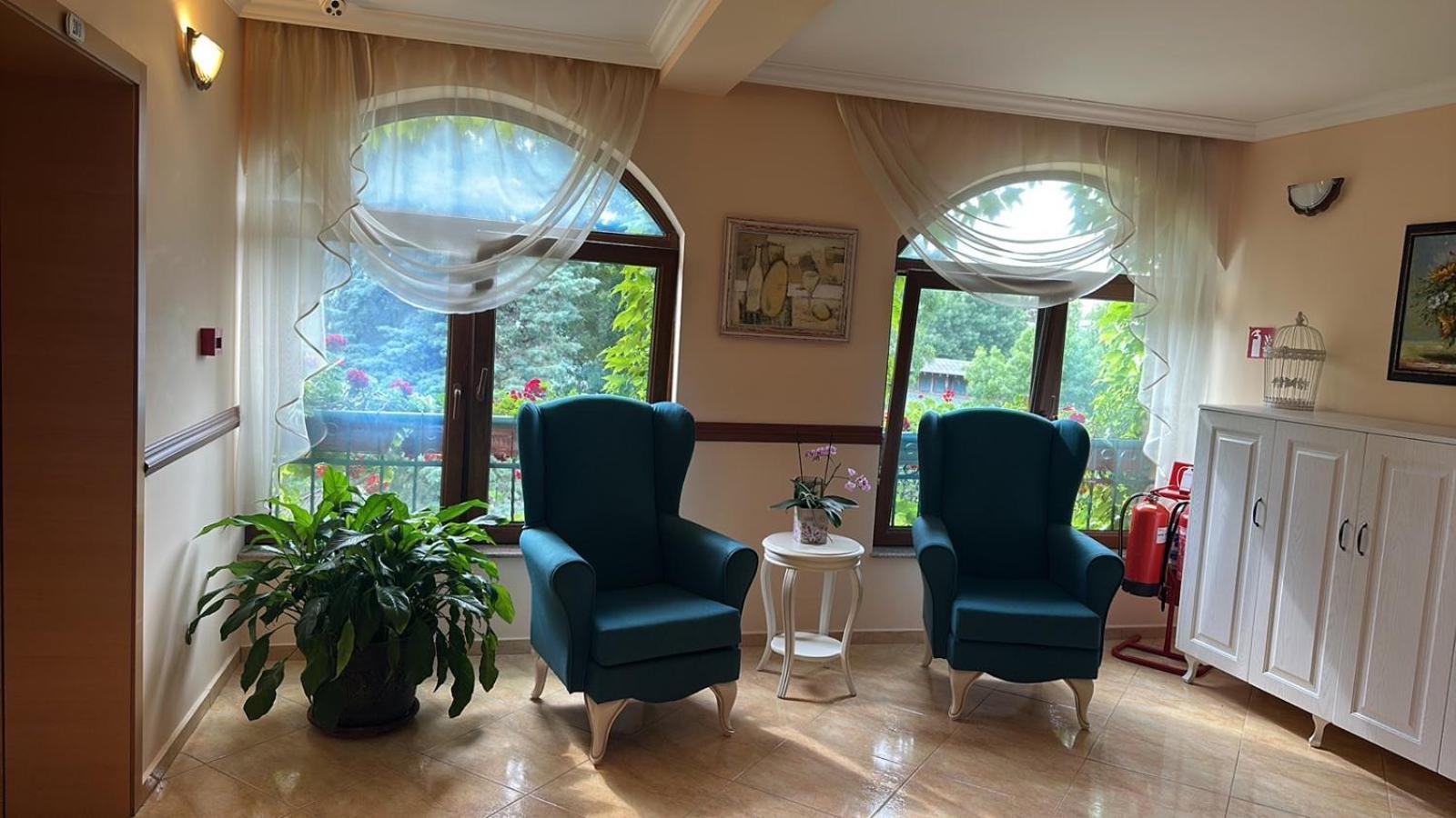 Oleander House And Tennis Club Napospart Kültér fotó
